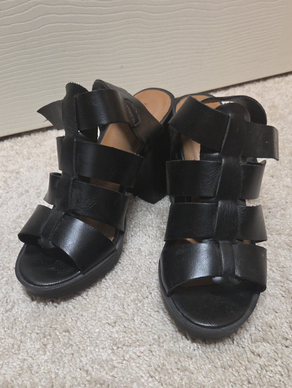 Universal Thread Black Multi-Strap Block Heel Sandals
